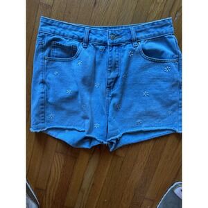 Khaki & Blue‎ Denim Shorts With Daisy